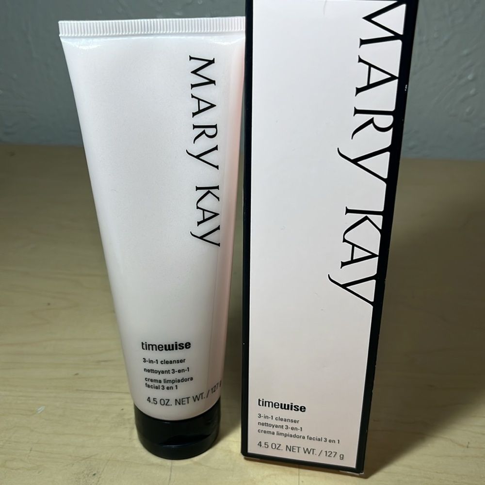 Mary Kay timewise three and one cleaner for normal to dry skin - Picture 5 of 5